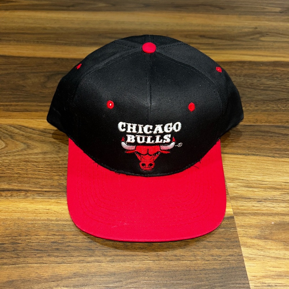 Vintage Chicago Bulls Black and Red Snapback Hat